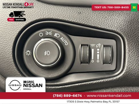 Used 2017 Jeep Renegade Altitude image 26