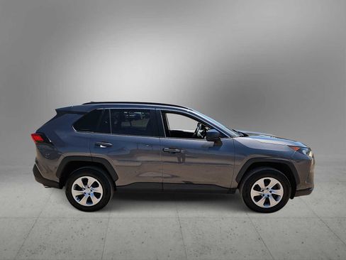 Used 2021 Toyota RAV4 LE w/ Carpet Mat Package (TMS) FWD image 9