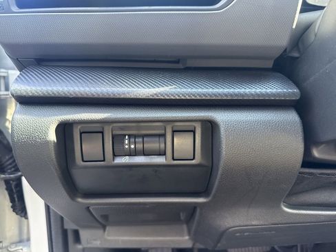 Used 2025 Subaru Crosstrek 2.5i Limited w/ Crosstrek Mirror Package image 20