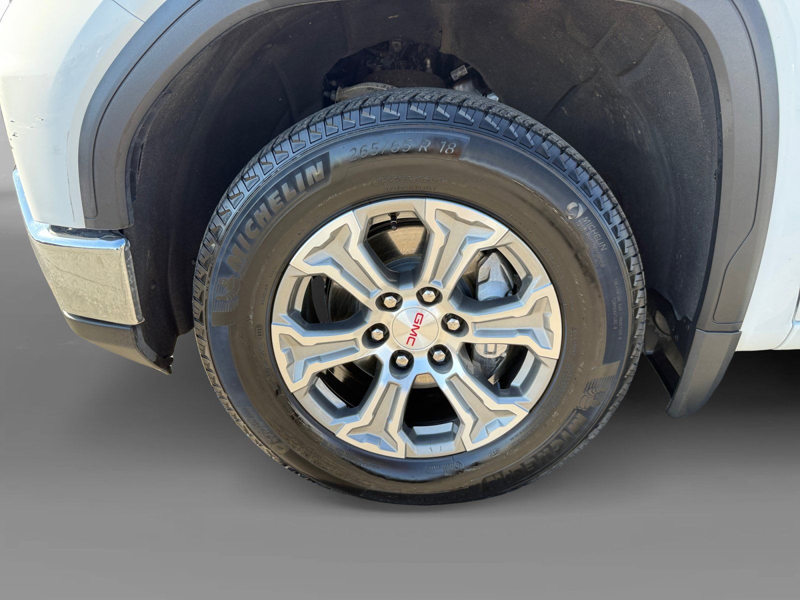 Used 2025 GMC Sierra 1500 SLT RWD image 9