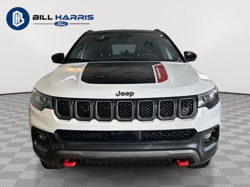 Used 2023 Jeep Compass Trailhawk w/ Trailhawk Convenience Group image 2