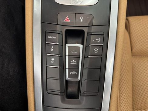 Used 2017 Porsche 911 Carrera image 28