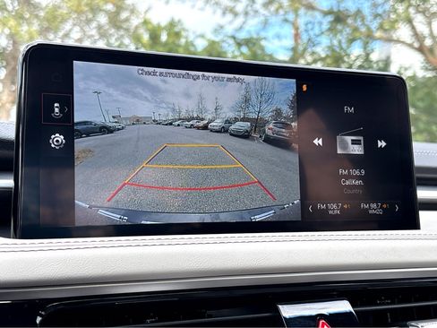 Used 2025 Genesis G70 2.5T image 33