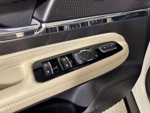 New 2026 Lincoln Corsair Premiere image 16