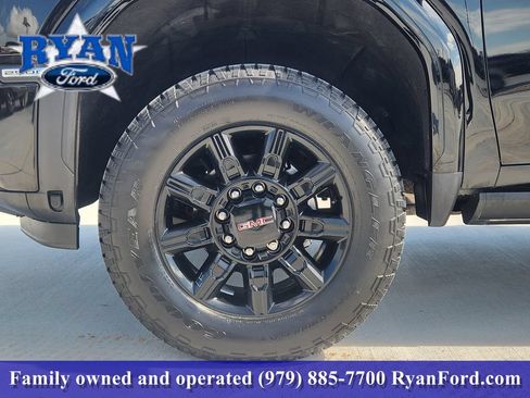 Used 2024 GMC Sierra 2500 AT4 w/ AT4 Premium Plus Package AWD/4WD image 8
