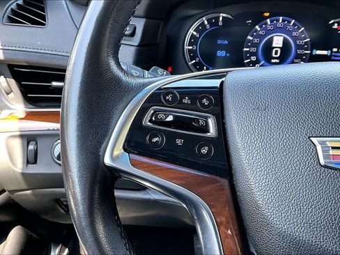 Used 2019 Cadillac Escalade Premium Luxury RWD image 21