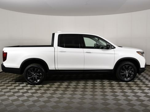 Used 2023 Honda Ridgeline Sport image 5