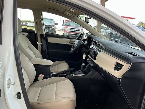 Used 2015 Toyota Corolla LE FWD image 11