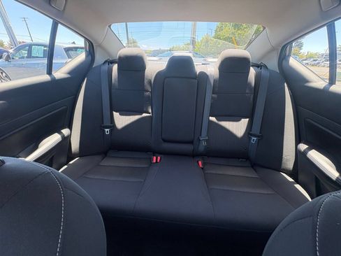 Used 2025 Nissan Altima 2.5 SV FWD image 38