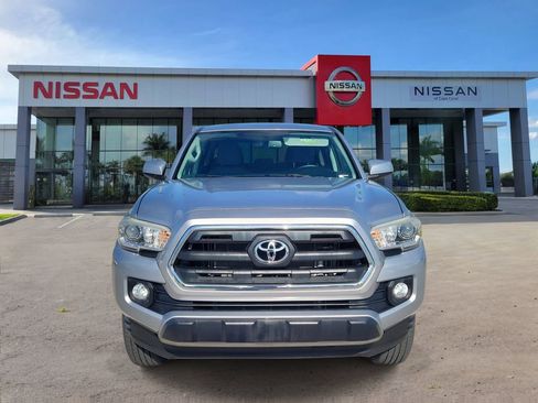 Used 2017 Toyota Tacoma SR5 RWD image 10