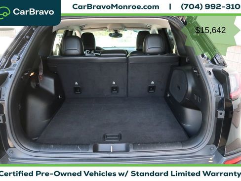 Used 2019 Jeep Cherokee Limited AWD/4WD image 34