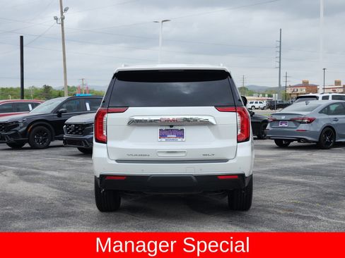 Used 2024 GMC Yukon SLT AWD/4WD image 8
