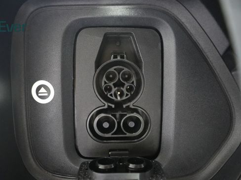 Used 2025 Rivian R1T Adventure Dual AWD/4WD image 10