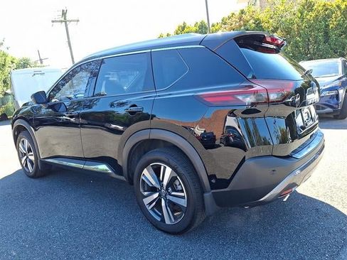 Used 2023 Nissan Rogue SL w/ SL Premium Package image 4