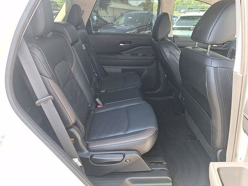 Used 2023 Nissan Pathfinder Platinum w/ Cargo Package AWD/4WD image 22