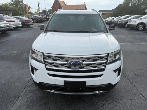 Used 2018 Ford Explorer XLT w/ Equipment Group 202A image 9