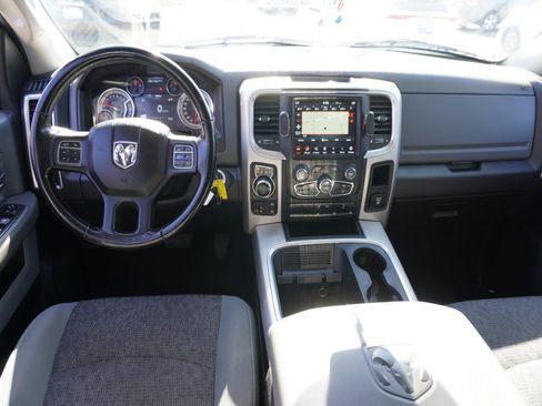 Used 2020 RAM 1500 Classic SLT w/ Luxury Group AWD/4WD image 2