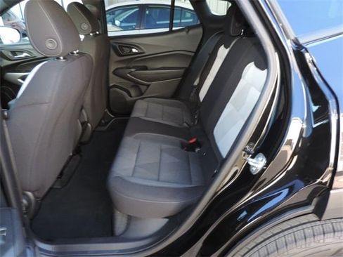 Used 2025 Chevrolet Trax RS w/ Driver Confidence Package image 13