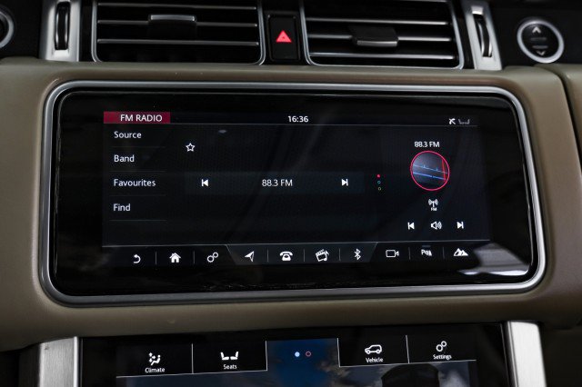 Used 2020 Land Rover Range Rover HSE AWD/4WD image 27