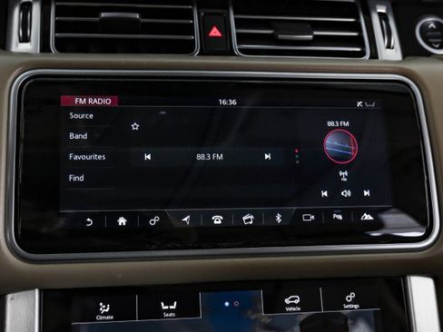 Used 2020 Land Rover Range Rover HSE AWD/4WD image 27