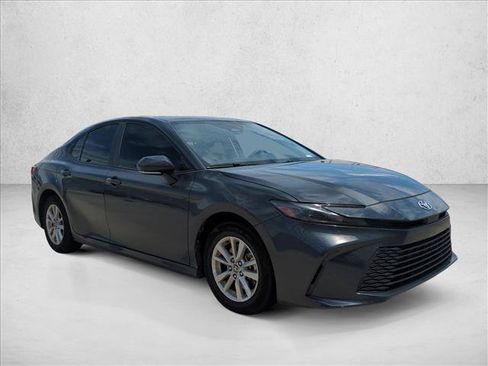 Used 2025 Toyota Camry LE FWD image 3