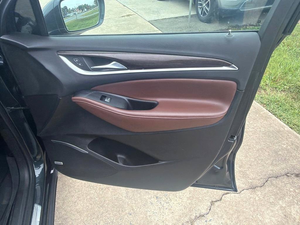 Used 2018 Buick Enclave Avenir w/ Avenir Technology Package FWD image 35