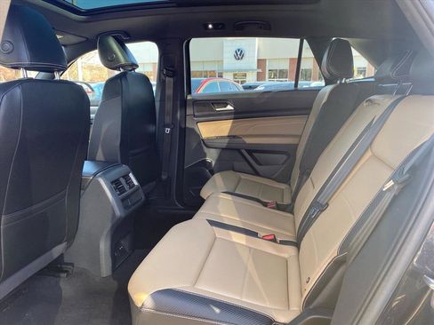 Certified 2023 Volkswagen Atlas Cross Sport SE w/ Panoramic Sunroof Package image 20
