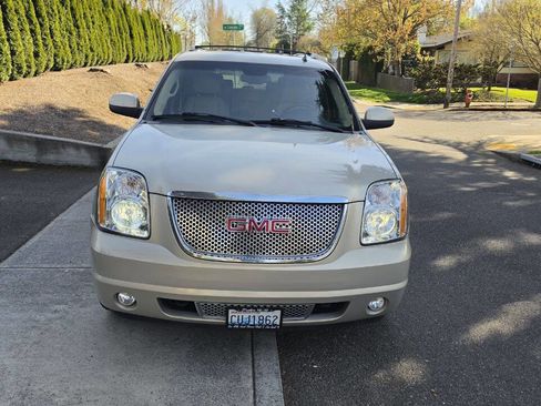 Used 2007 GMC Yukon XL Denali image 2