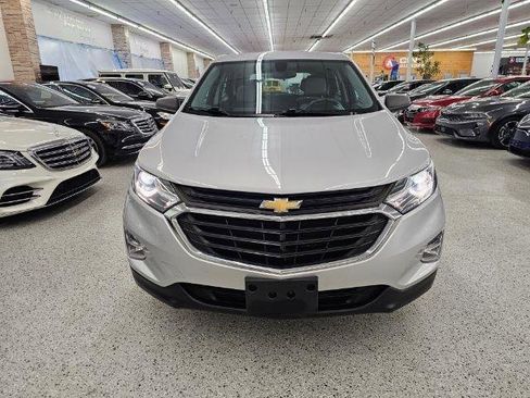 Used 2018 Chevrolet Equinox LS image 2