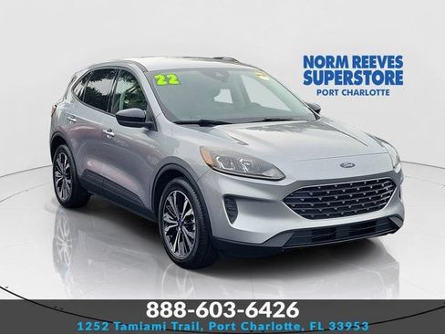 Used 2022 Ford Escape SE w/ SE Sport Appearance Package FWD image 1