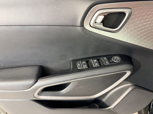 Used 2022 Kia Soul LX w/ Technology Package FWD image 10