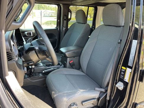 Certified 2025 Jeep Wrangler Unlimited Sport AWD/4WD image 20