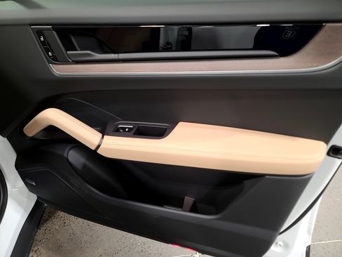 New 2026 Porsche Cayenne image 28