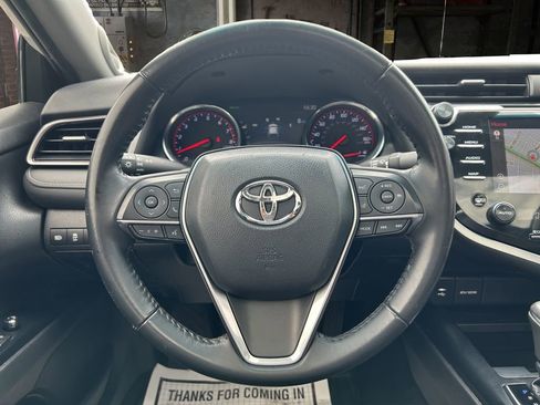 Used 2019 Toyota Camry XSE w/ Navigation Package FWD image 19