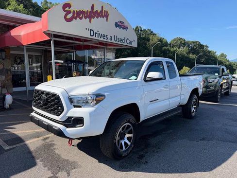 Used 2019 Toyota Tacoma SR w/ SR Convenience Package AWD/4WD image 1