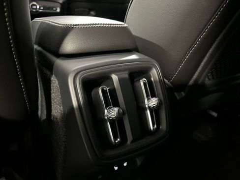 Certified 2023 Volvo XC40 B5 Plus w/ Driver Assist Package AWD/4WD image 23