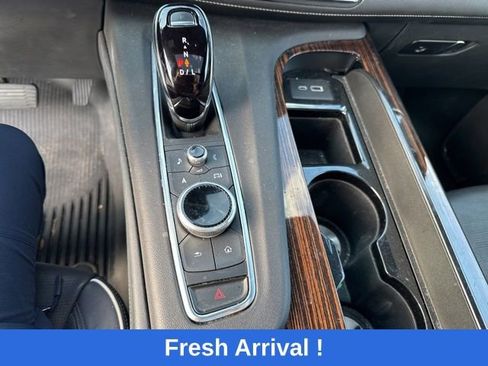 Used 2022 Cadillac Escalade ESV Premium Luxury image 8