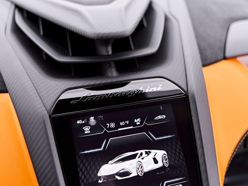 Used 2025 Lamborghini Revuelto AWD/4WD image 84