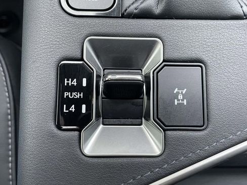 Used 2024 Lexus GX 550 image 26