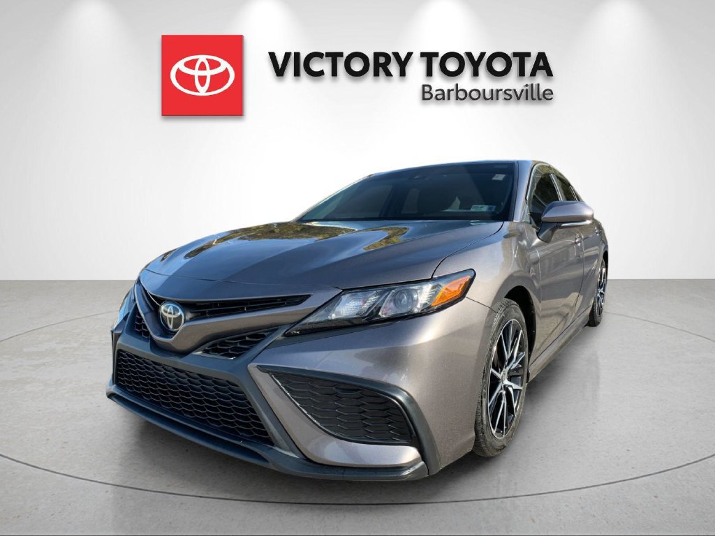 Used 2021 Toyota Camry SE w/ Cold Weather Package FWD image 1