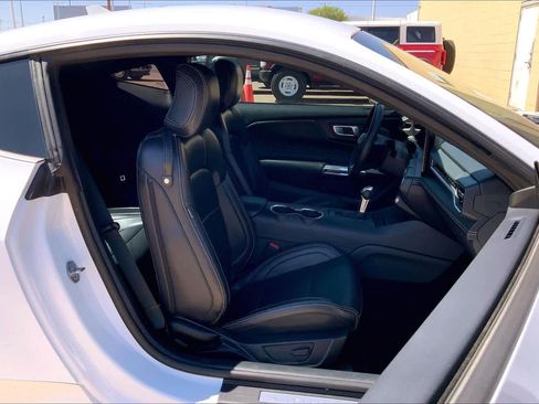 Used 2024 Ford Mustang Premium image 9