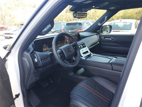 Certified 2025 Nissan Armada PRO-4X image 11