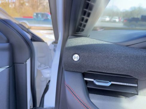 New 2025 Ford Explorer ST image 31