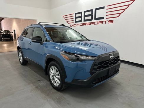 Used 2026 Toyota Corolla Cross LE FWD image 1