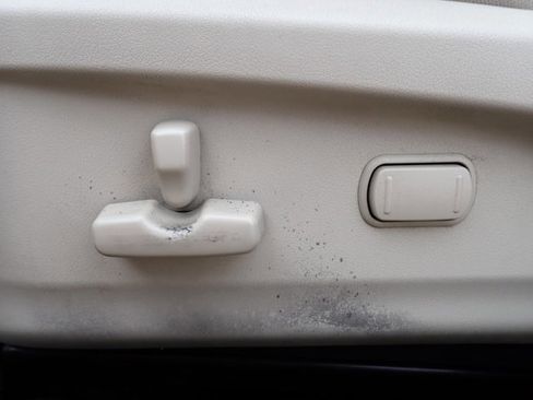 Used 2014 Subaru Legacy 2.5i Premium w/ Moonroof Package image 11