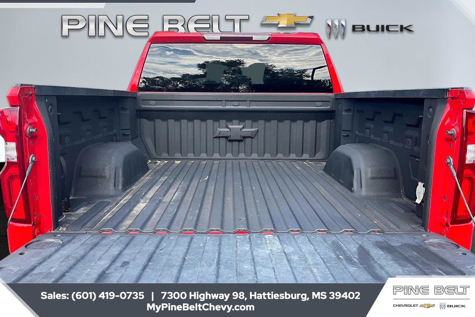 Used 2023 Chevrolet Silverado 1500 RST AWD/4WD image 5