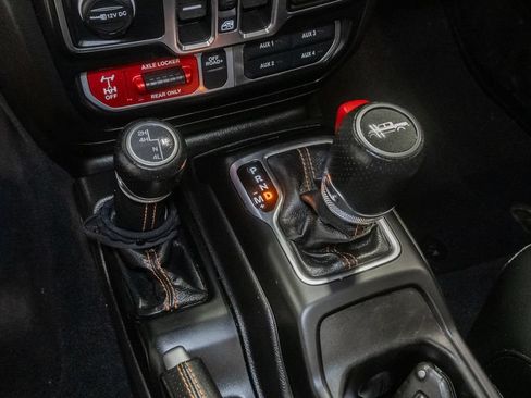 Used 2022 Jeep Gladiator Mojave w/ LED Lighting Group AWD/4WD image 23