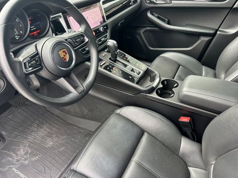 Used 2022 Porsche Macan image 4
