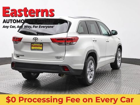 Used 2017 Toyota Highlander Limited Platinum AWD/4WD image 5