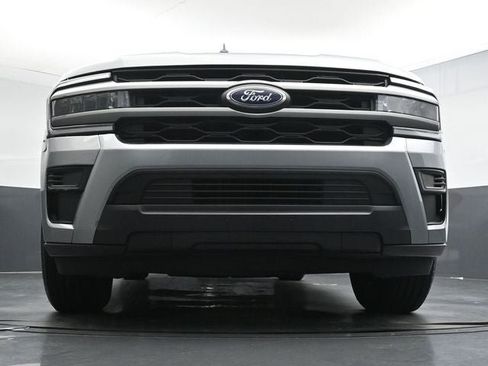 Used 2024 Ford Expedition XLT AWD/4WD image 30